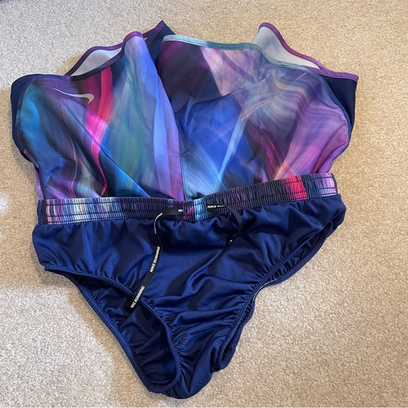 Nike Tempo Running Shorts Galaxy Watercolor Lined. Size Small - Picture 7 of 10